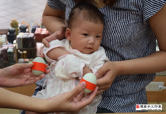 吳寶寶(新北永和區到府嬰兒寶寶滿月剃頭理髮、免費到府嬰兒剃胎毛儀式吉祥話)。到府剃頭剃胎毛主持、專業拍照、DVD光碟、證書。★購買「臍帶章、肚臍章、胎毛筆刷印章」贈送：剃頭、收涎、抓周，三選一。2015.09.19 照片5